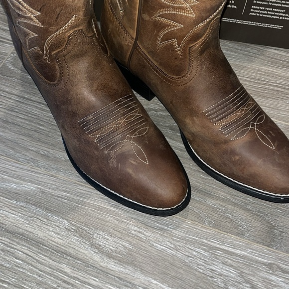 Ariat Brown Western Boots - Picture 2 of 6